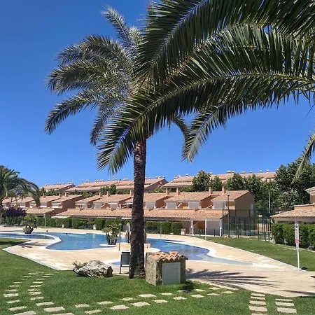 Bright Spacious 2 Bdr Apt, Near Arenal , + Free Parking