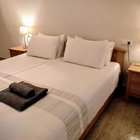 Bright Spacious 2 Bdr Apt, Near Arenal , + Free Parking